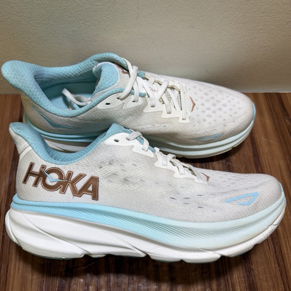 Hoka One One Clifton 9 White Blue Athletic Running Shoes Sneakers Women's 9.5 B - Picture 3 of 11